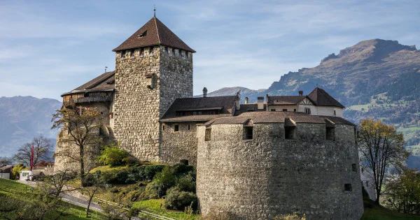 2024 Liechtenstein Adventure: Stay Connected with Holiday ...